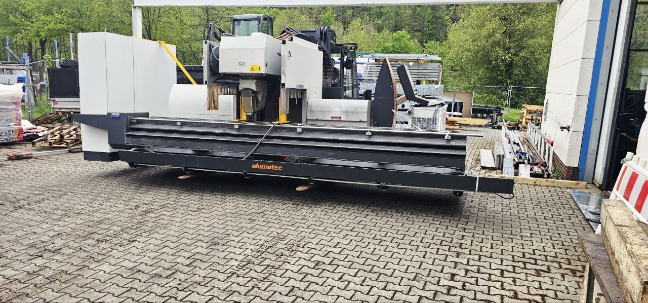 Professionelle Demontage einer Elumatec SBZ 151