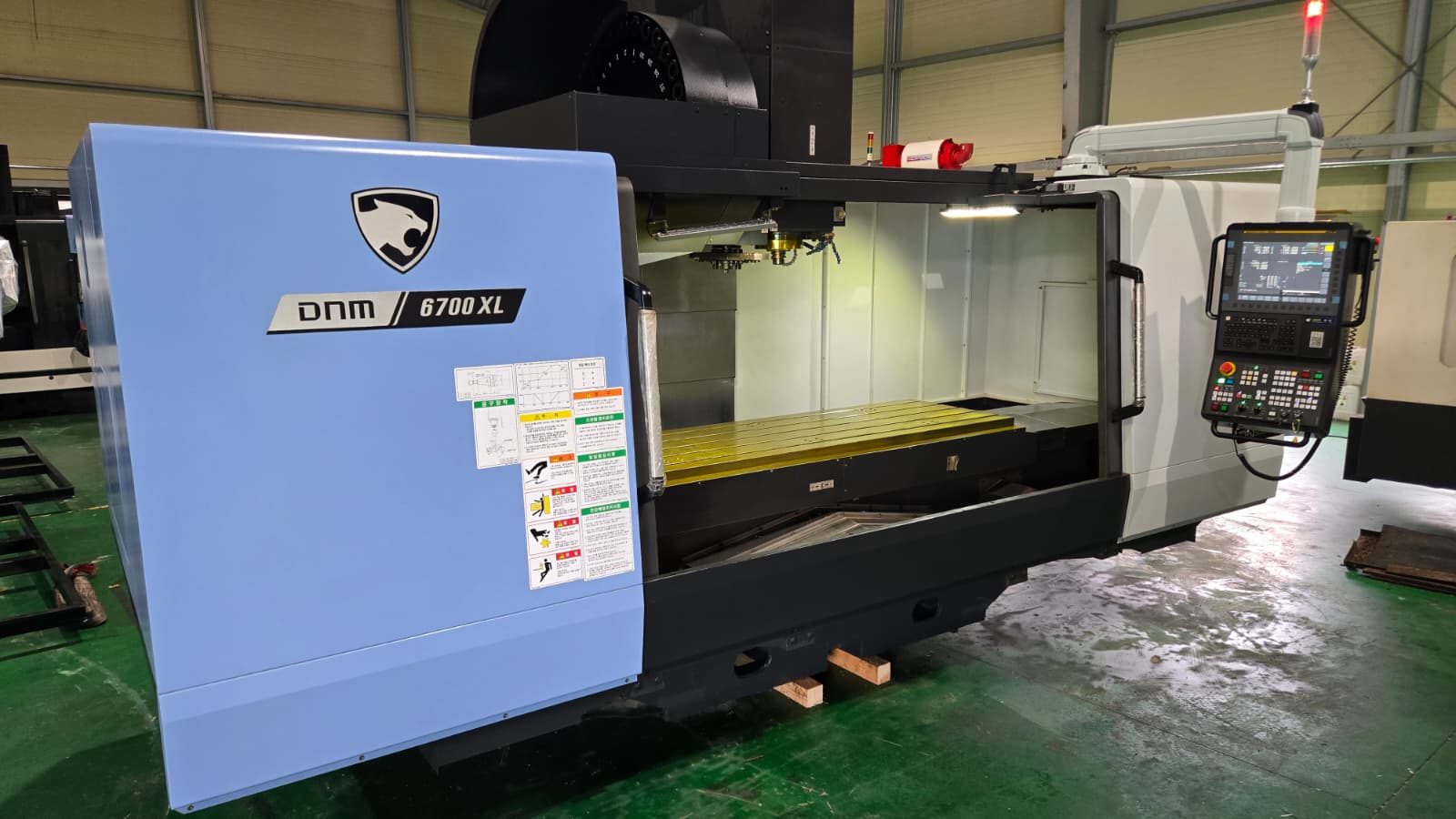 Doosan DNM 6700XL (2023) — Vertical Machining Center